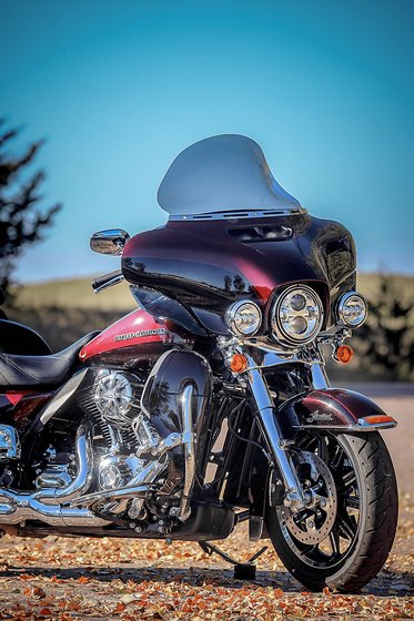 ELECTRA GLIDE ULTRA LIMITED LOW (2014 - 2022) 11.5" clear flare windshield | KLOCK WERKS