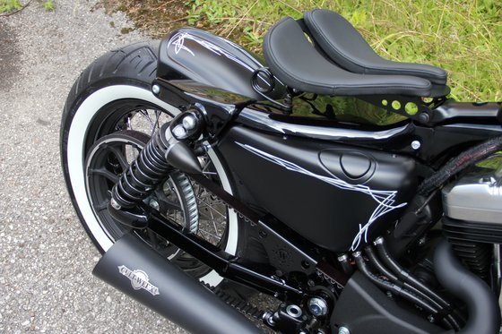 SPORTSTER 883 LOW (2005 - 2020) "old school rear fender in black" | CULT WERK