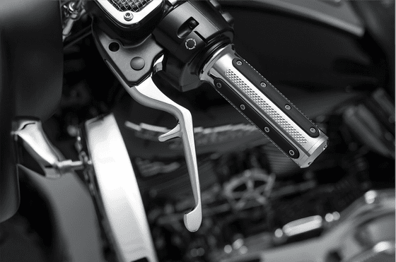 CVO SE ELECTRA GLIDE ULTRA LIMITED (2017 - 2020) chrome trigger levers for harley touring | KURYAKYN