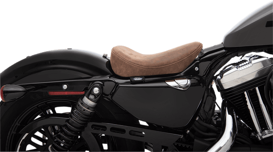 SPORTSTER 1200 CUSTOM (2010 - 2020) solo bobber brown leather seat | DRAG SPECIALTIES SEATS