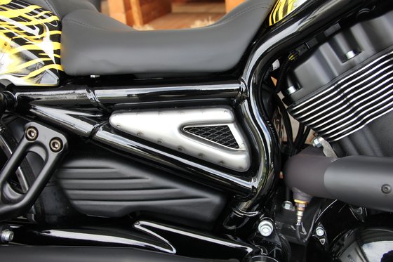 V-ROD W (2007 - 2010) tank cover for vrod | CULT WERK