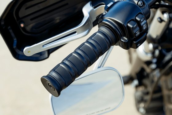 SPORTSTER 1200 LOW (2006 - 2011) "black handlebar grips" | KURYAKYN