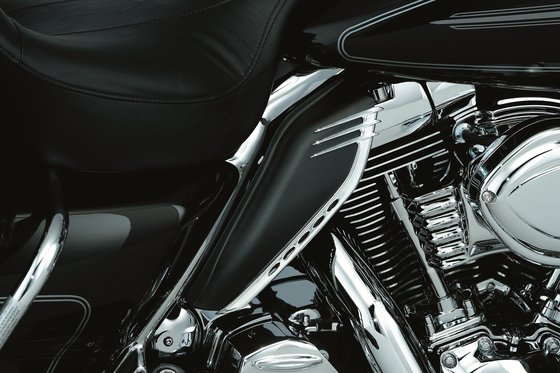 TRI GLIDE ULTRA CLASSIC/CVO (2010 - 2022) chrome mid-frame deflector accents | KURYAKYN