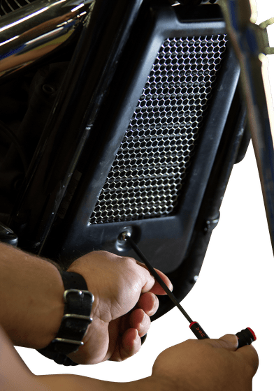 SOFTAIL SLIM (2018 - 2021) oil cooler guard | KLOCK WERKS