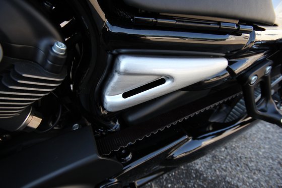 V-ROD BLACK FINISH (2004 - 2005) racing tank cover for vrod | CULT WERK