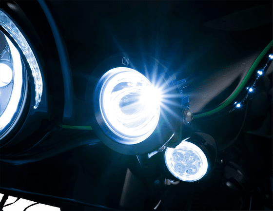 STREET GLIDE SPECIAL (2014 - 2022) tac-10 spot lights in black | CIRO