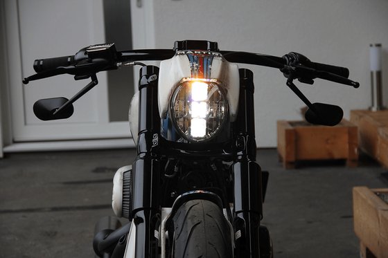 SOFTAIL BREAKOUT (2018 - 2022) black v-rod headlight | CULT WERK