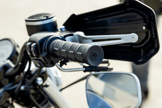 SOFTAIL NIGHT TRAIN (1998 - 2009) "black handlebar grips" | KURYAKYN