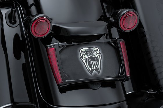 CVO STREET GLIDE (2015 - 2022) led license plate frame in black/red | CIRO