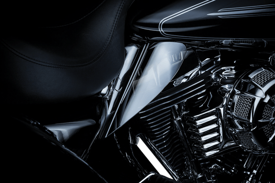 ROAD GLIDE LIMITED CLASSIC (2009 - 2022) reflective saddle shield | KURYAKYN