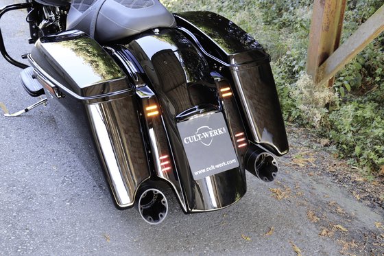 STREET GLIDE SPECIAL (2015 - 2022) custom rear fender conversion kit in black | CULT WERK