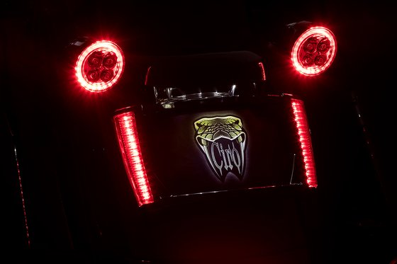 STREET GLIDE SPECIAL (2014 - 2022) led license plate frame in black/red | CIRO