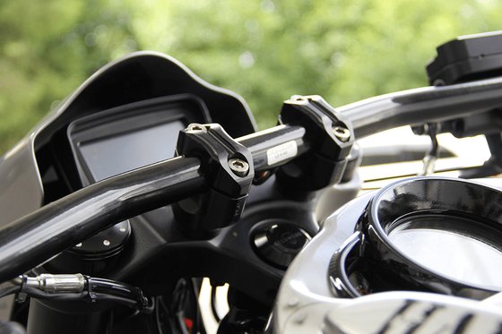 V-ROD W (2007 - 2010) handlebar riser for vrod | CULT WERK