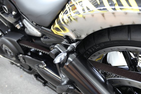 V-ROD W (2007 - 2010) turn signal holder for vrod | CULT WERK