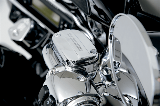 CVO ROAD GLIDE SCREAMIN EAGLE/ULTRA (2009 - 2013) chrome handlebar control kit with brake master cylinder (15mm) | DRAG SPECIALTIES