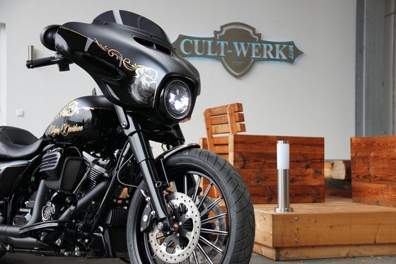 STREET GLIDE SPECIAL (2019 - 2022) 7" black headlight | CULT WERK