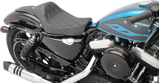 SPORTSTER 1200 LOW (2010 - 2011) diamond style solo seat | DRAG SPECIALTIES SEATS