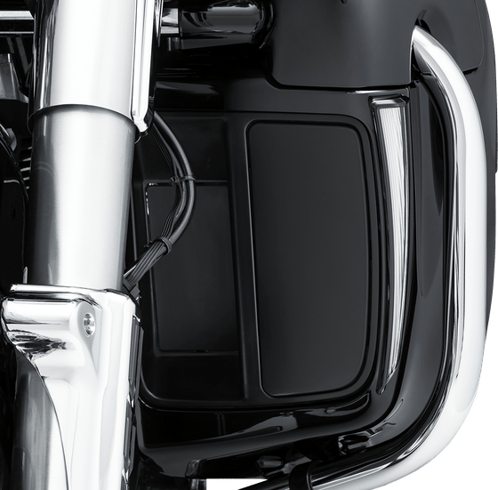 ROAD GLIDE LIMITED CLASSIC (2020 - 2022) lower fang black accessory light | CIRO