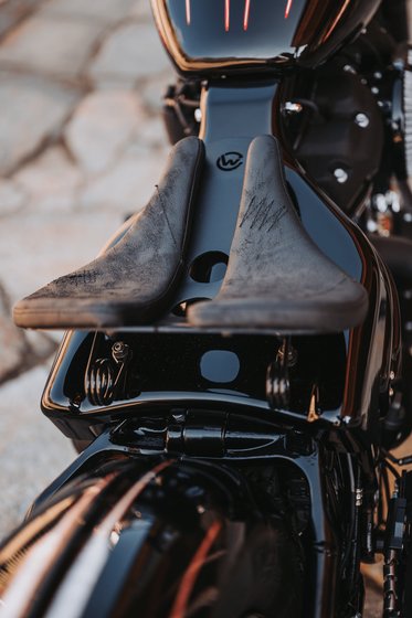 SOFTAIL STREET BOB (2018 - 2022) seat spring old school | CULT WERK