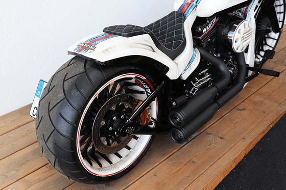 SOFTAIL CVO BREAKOUT (2013 - 2014) race black solo rear fender conversion kit | CULT WERK