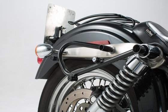 DYNA WIDE GLIDE (2000 - 2008) slc side carrier r - black (right) | SW-MOTECH