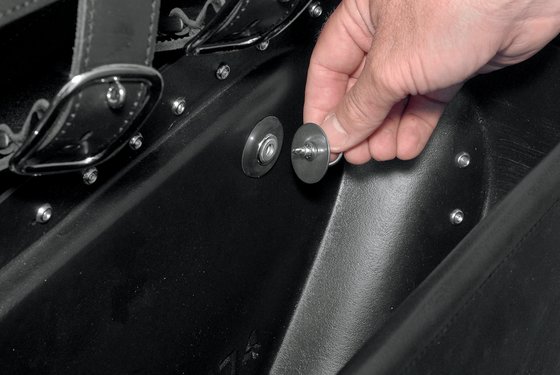 SOFTAIL CUSTOM (1986 - 2010) s4 desperado rigid-mount quick-detach slant saddlebags | SADDLEMEN