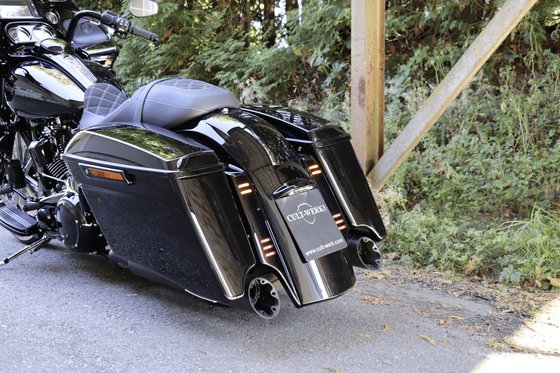 ROAD GLIDE SPECIAL (2015 - 2022) custom rear fender conversion kit in black | CULT WERK