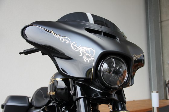 TRI GLIDE ULTRA CLASSIC/CVO (2020 - 2022) 7" black headlight | CULT WERK