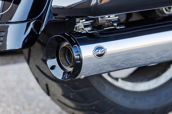 ROAD KING CLASSIC (1998 - 2016) 4-1/2" gnx slip-on mufflers | S&S CYCLE