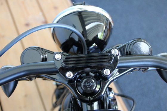 SPORTSTER IRON (2022 - 2022) fork cap xl | CULT WERK