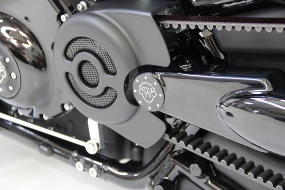 V-ROD BLACK FINISH (2004 - 2005) swingarm cover for vrod | CULT WERK