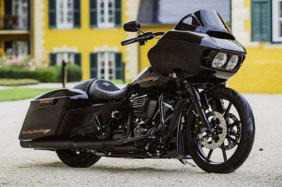 ELECTRA GLIDE ULTRA LIMITED LOW (2022 - 2022) užsakomosios juodos šoninės plokštės | CULT WERK