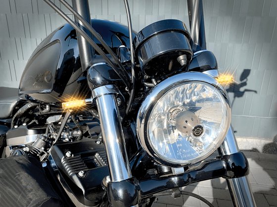 SOFTAIL DESTROYER (2019 - 2020) vadovaujama posūkio lemputė su gintarine/chromine apdaila | HEINZ BIKES