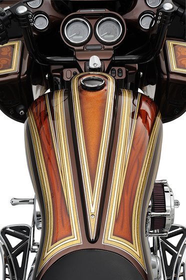 STREET GLIDE (2008 - 2021) "curv long" metalinė prietaisų skydelio apdaila "touring" modeliams | KLOCK WERKS