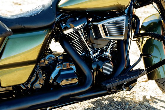 SOFTAIL FAT BOB (2018 - 2022) juodas 2017+ modelių tapetų bloko akcento dangtelis | KURYAKYN