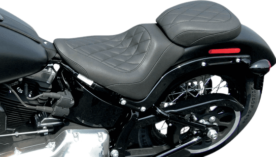 SOFTAIL SLIM (2012 - 2017) wide tripper diamond stitch pillion pad | MUSTANG