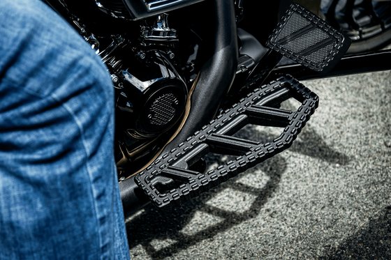 STREET GLIDE SPECIAL (2014 - 2022) black brake pedal pad for riot foot controls | KURYAKYN